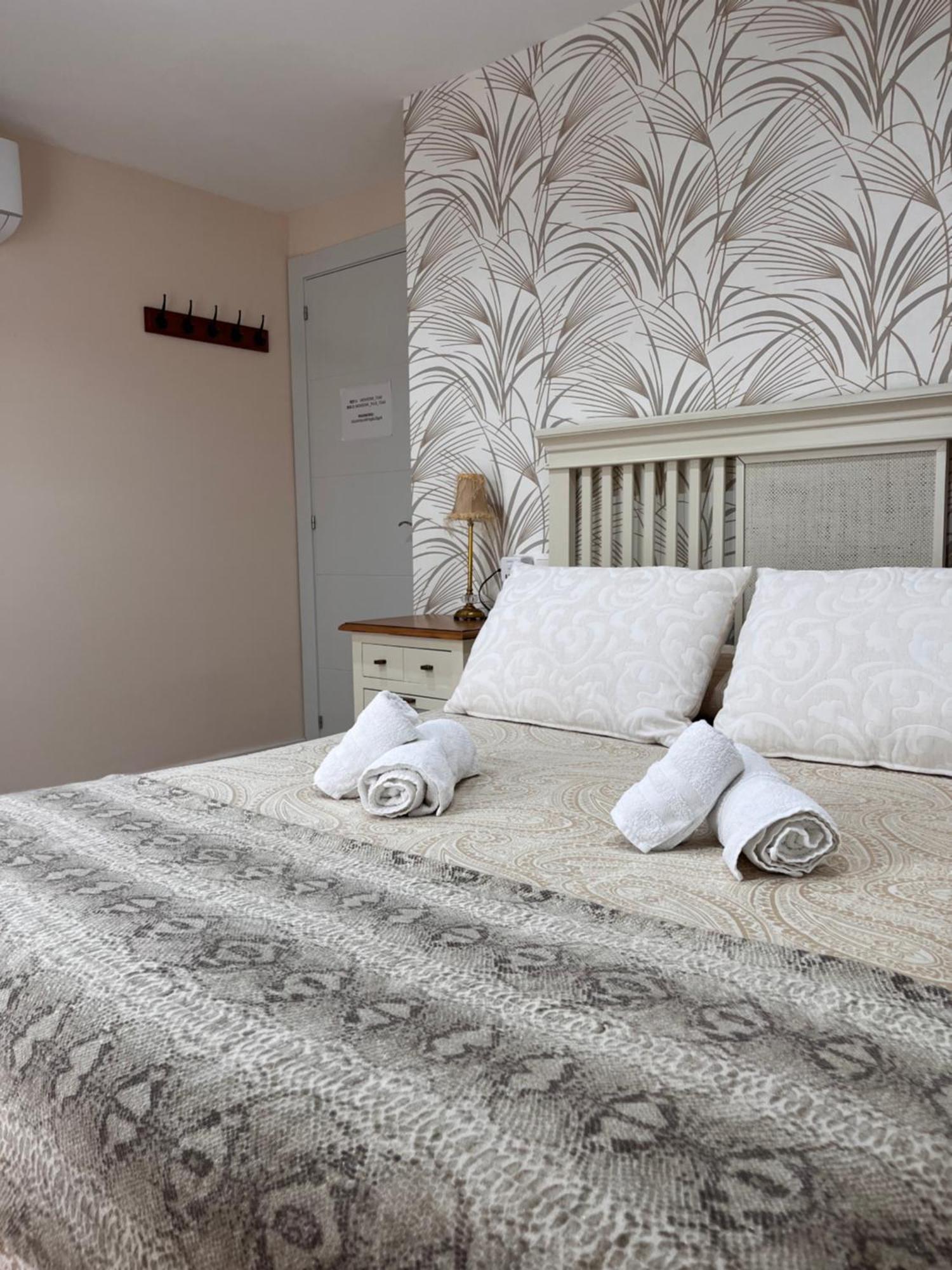Apartamento Orilla De Triana Sevilla Exterior foto