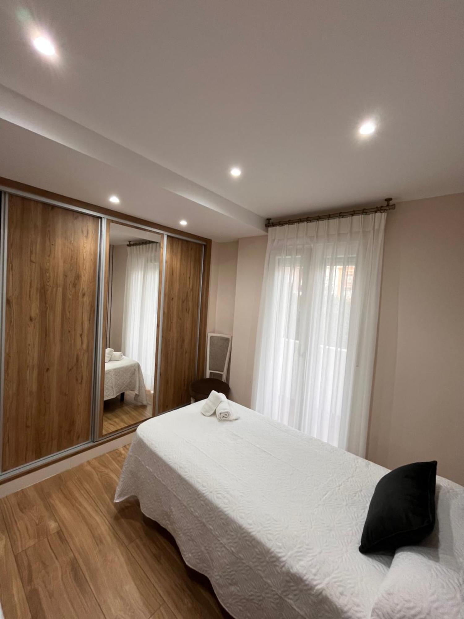 Apartamento Orilla De Triana Sevilla Exterior foto